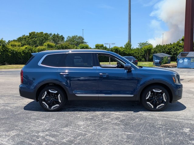 2023 Kia Telluride S photo 4