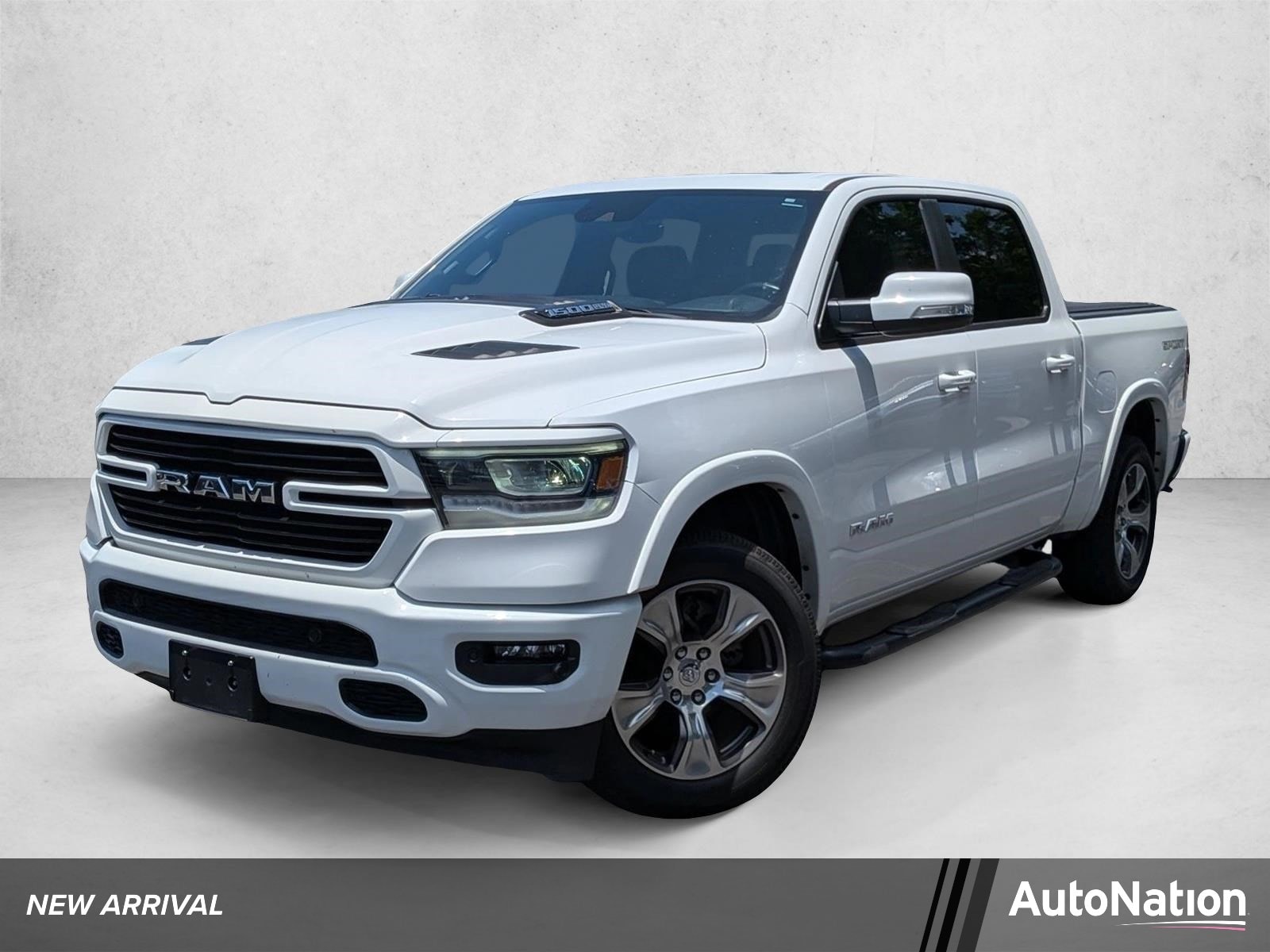 2022 RAM 1500 Laramie 4x4 Crew Cab 5'7's photo