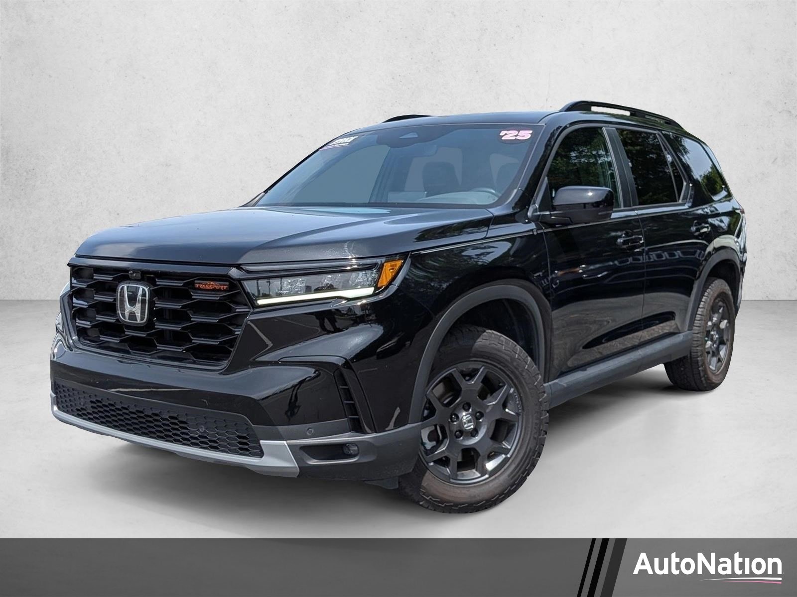 2025 Honda Pilot TrailSport AWD's photo