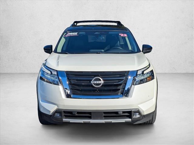 2022 Nissan Pathfinder SL photo 2