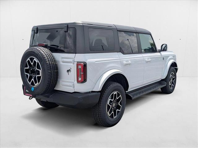 2025 Ford Bronco Outer Banks photo 2