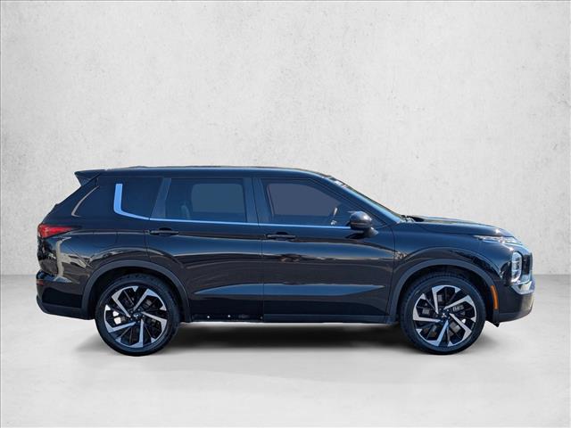 2022 Mitsubishi Outlander ES photo 4