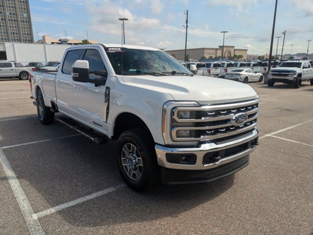 Used 2023 Ford F-250 LARIAT Truck Crew Cab