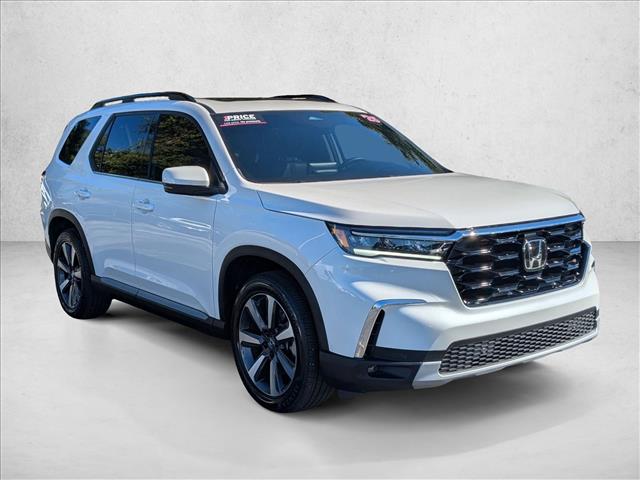 2025 Honda Pilot Touring photo 3