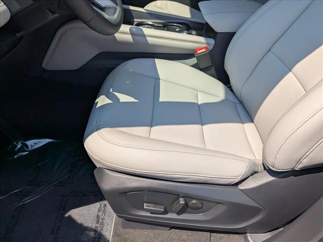 2025 Ford Explorer photo 4