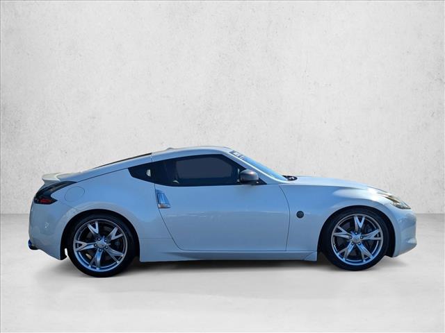 2009 Nissan 370Z Touring photo 4