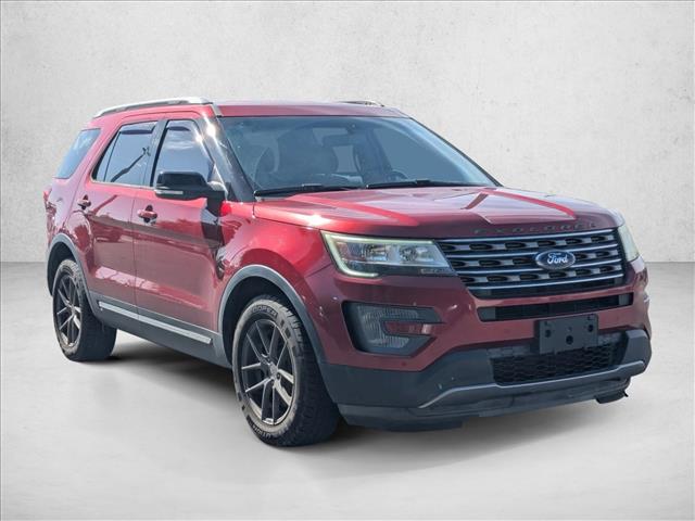 2017 Ford Explorer XLT photo 3