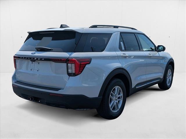 2025 Ford Explorer photo 2