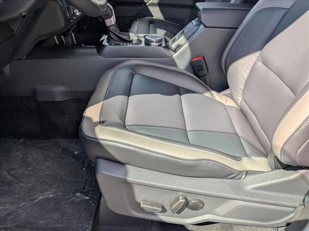 New 2025 Ford Bronco Outer Banks SUV