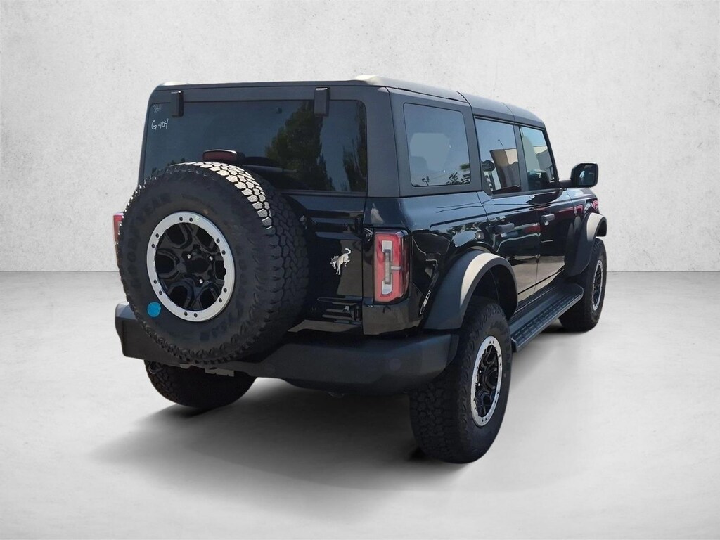 New 2026 Ford Bronco Outer Banks SUV