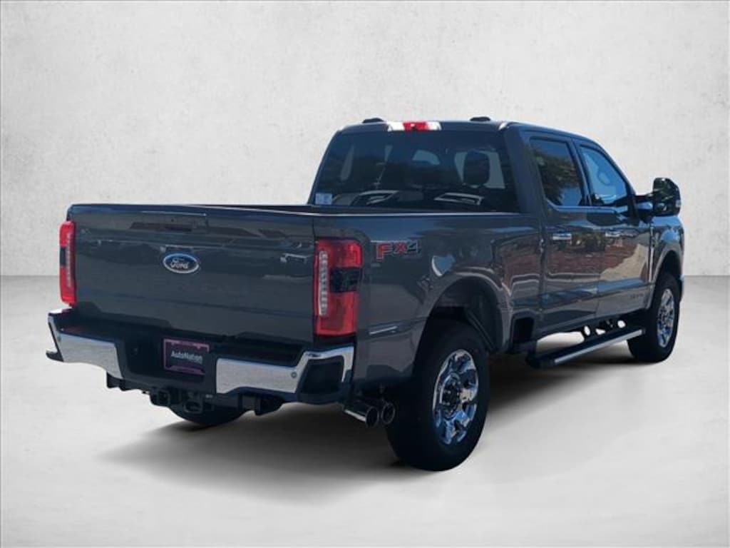 New 2026 Ford F-250 LARIAT Truck Crew Cab