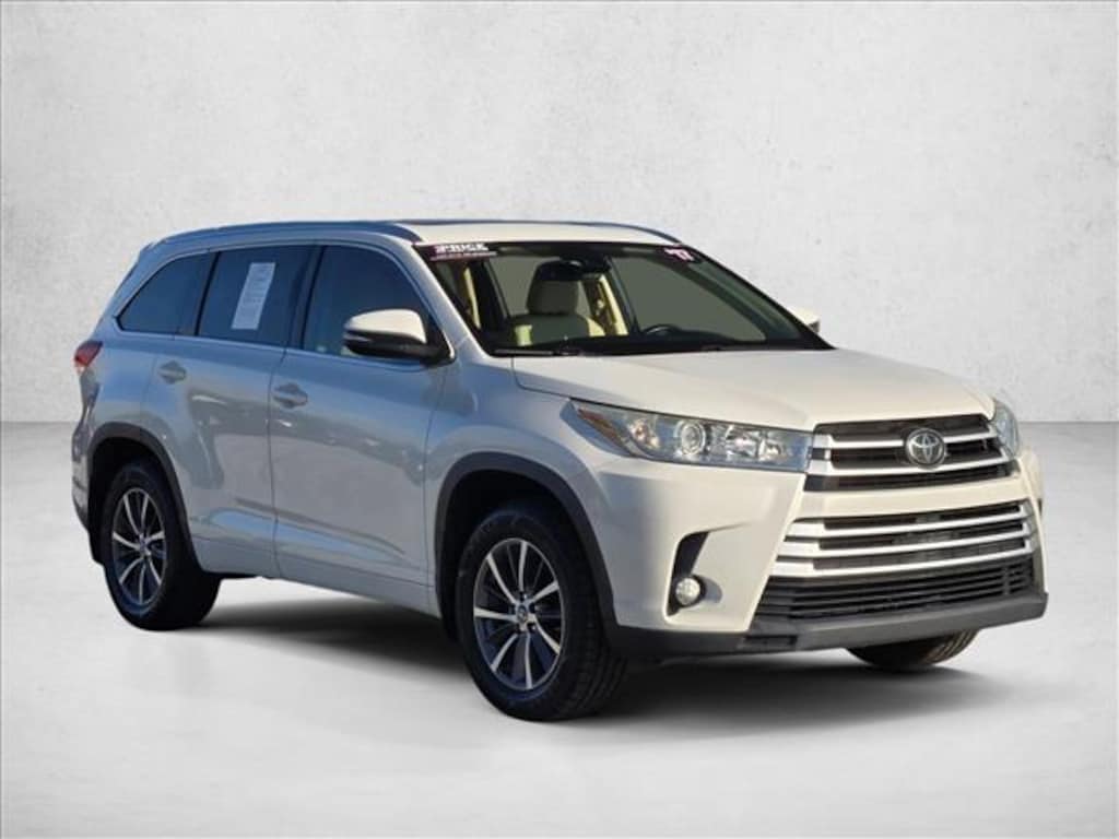 Used 2017 Toyota Highlander XLE SUV