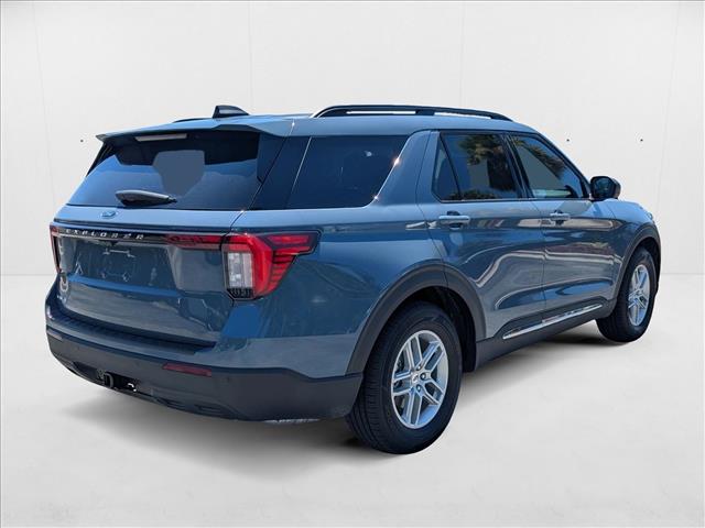2025 Ford Explorer photo 2