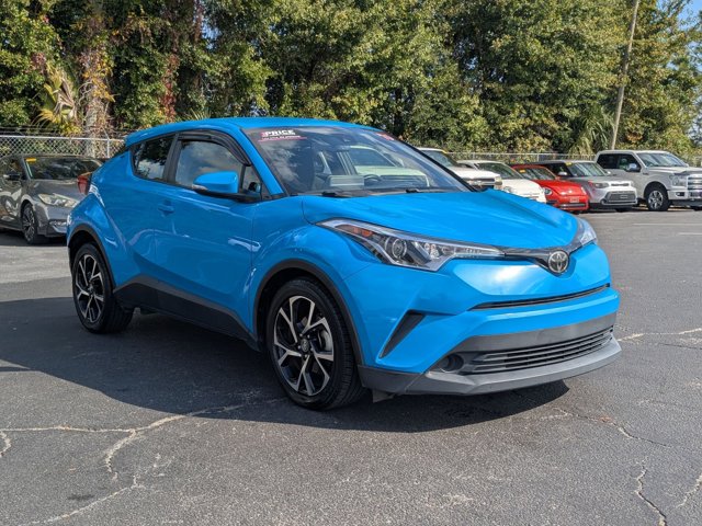 2019 Toyota C-HR XLE photo 3
