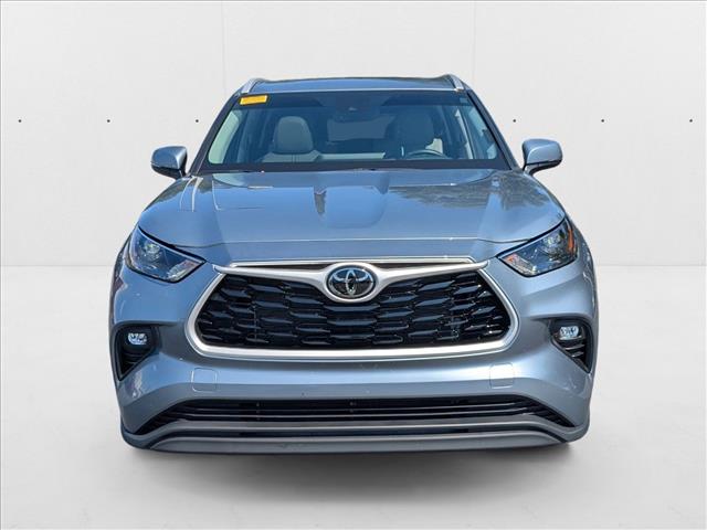 2024 Toyota Highlander XLE photo 2