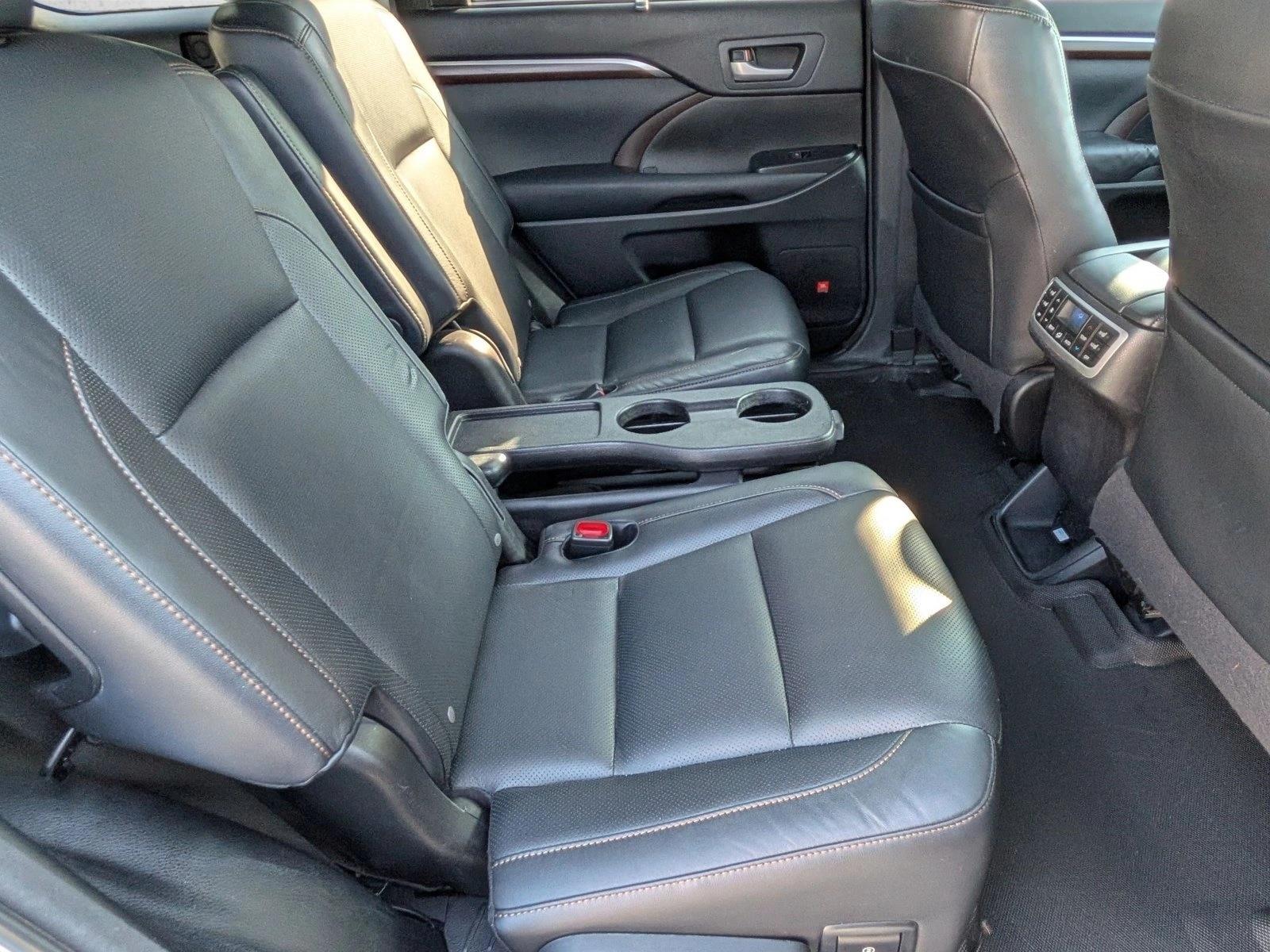2015 Toyota Highlander 19