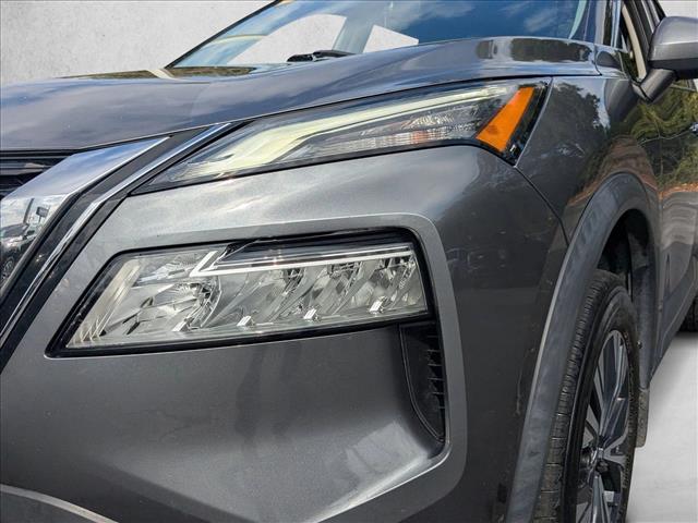 2021 Nissan Rogue SV photo 2