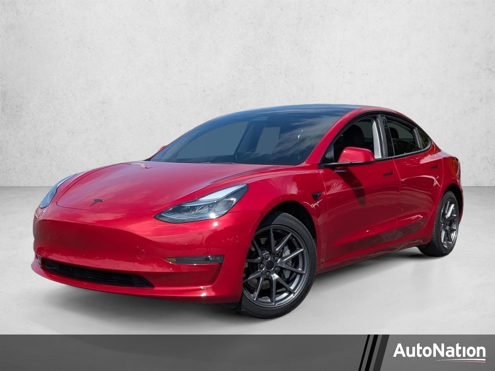 2022 Tesla Model 3 Standard Range Plus's photo