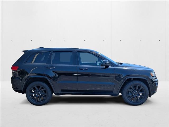 2018 Jeep Grand Cherokee Altitude photo 3