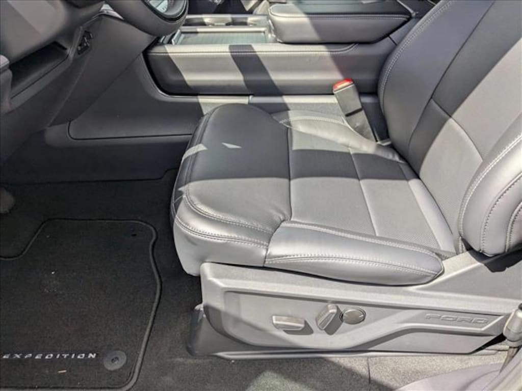 New 2025 Ford Expedition Max Platinum SUV