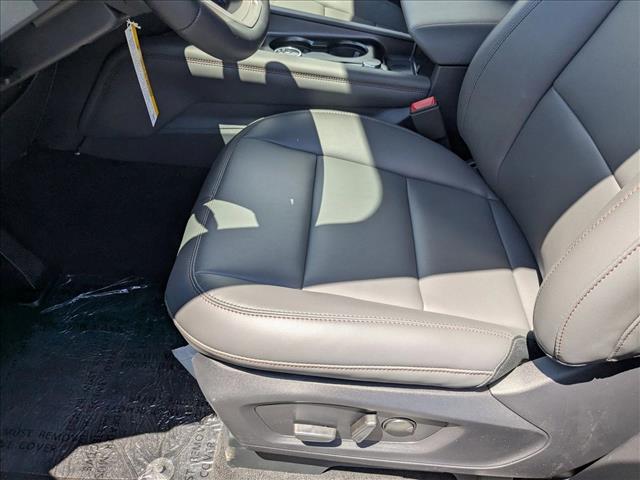 2025 Ford Explorer photo 4