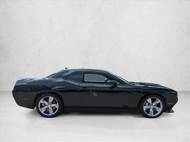 2022 Dodge Challenger R/T photo 4
