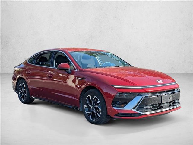 2025 Hyundai Sonata SEL photo 3