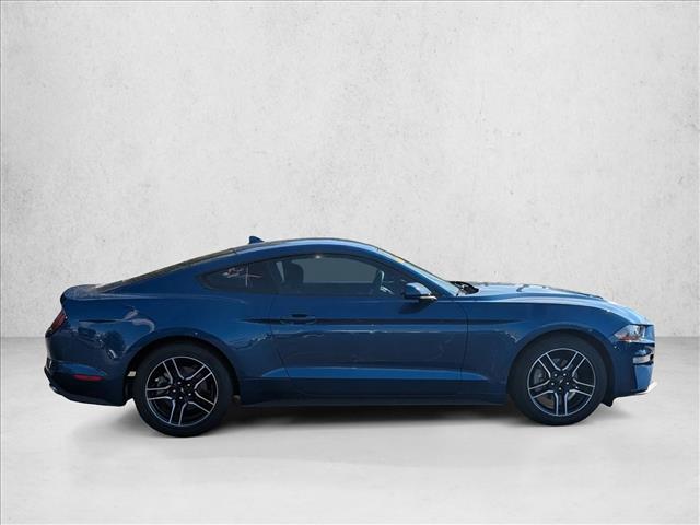 2022 Ford Mustang EcoBoost photo 4