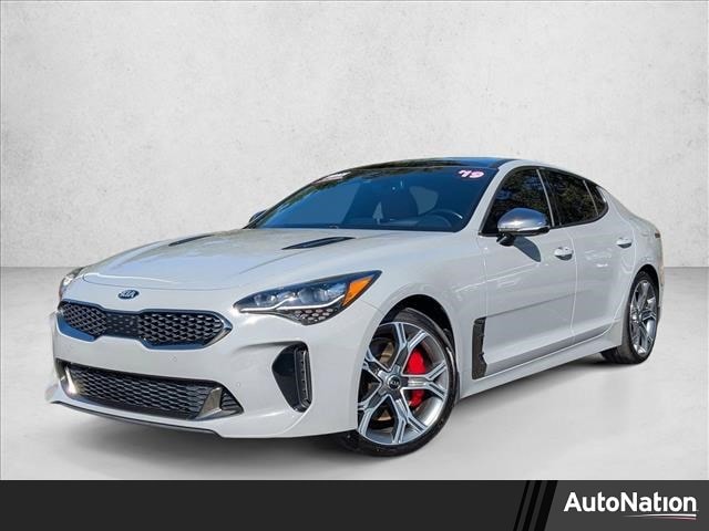 2019 Kia Stinger GT2's photo