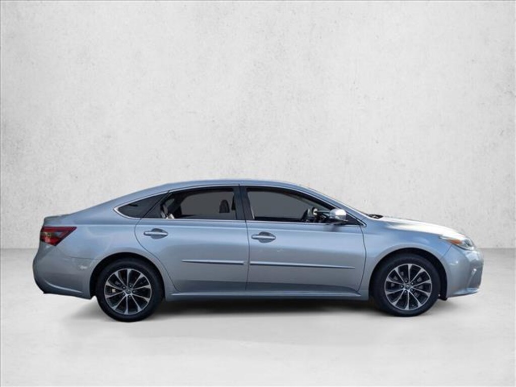 Used 2017 Toyota Avalon XLE Sedan