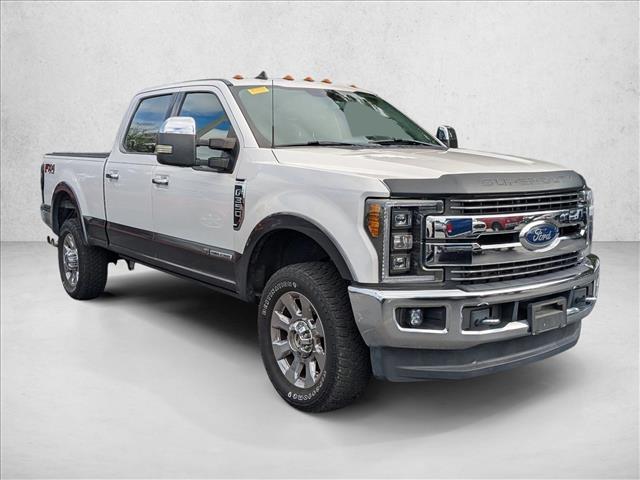 2019 Ford F-350 Lariat photo 3
