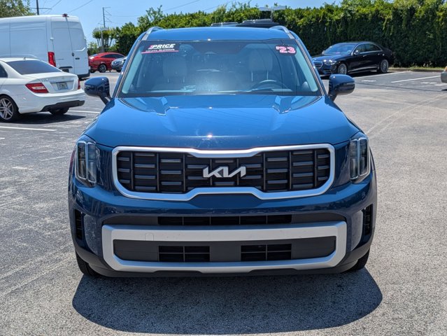 2023 Kia Telluride S photo 2