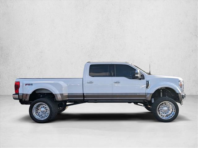 2022 Ford F-450 King Ranch photo 4