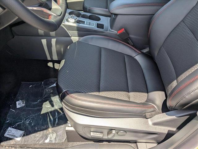 2025 Ford Escape ST-Line photo 3