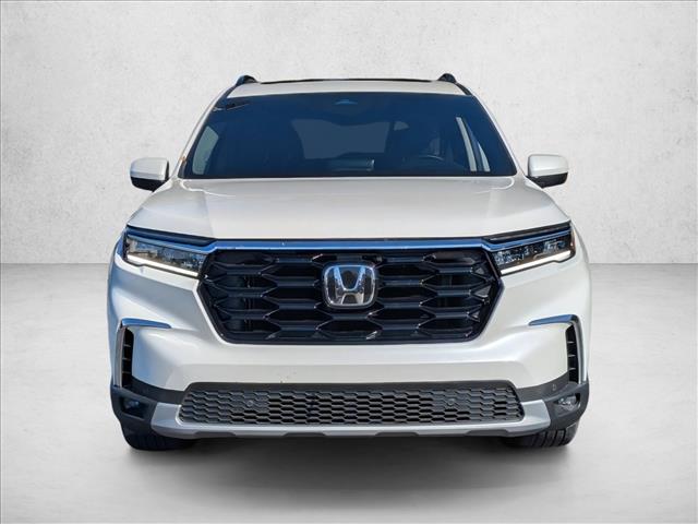 2025 Honda Pilot Touring photo 2