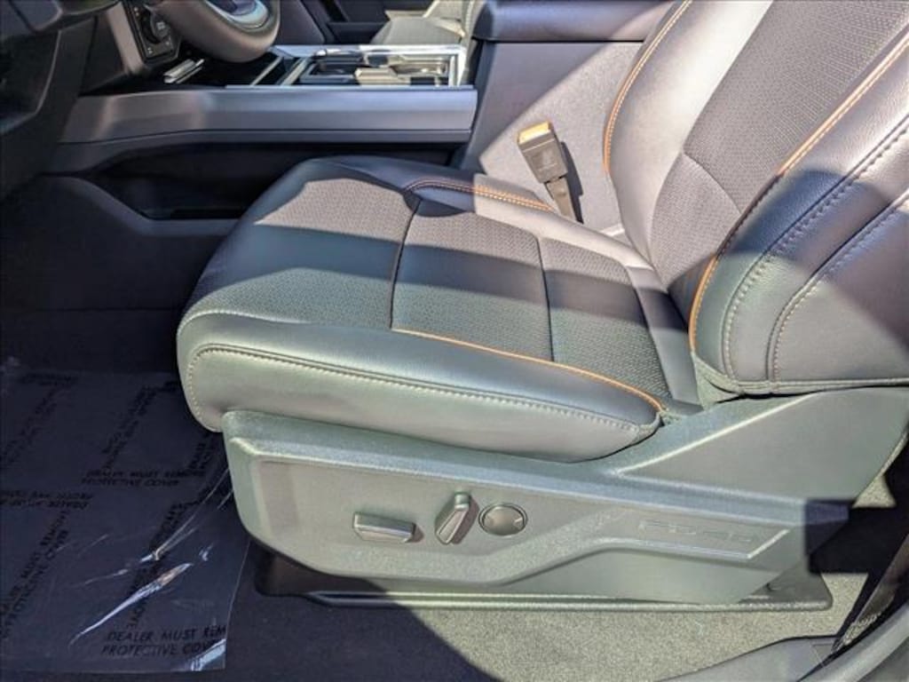 New 2025 Ford F-350 LARIAT Truck Crew Cab