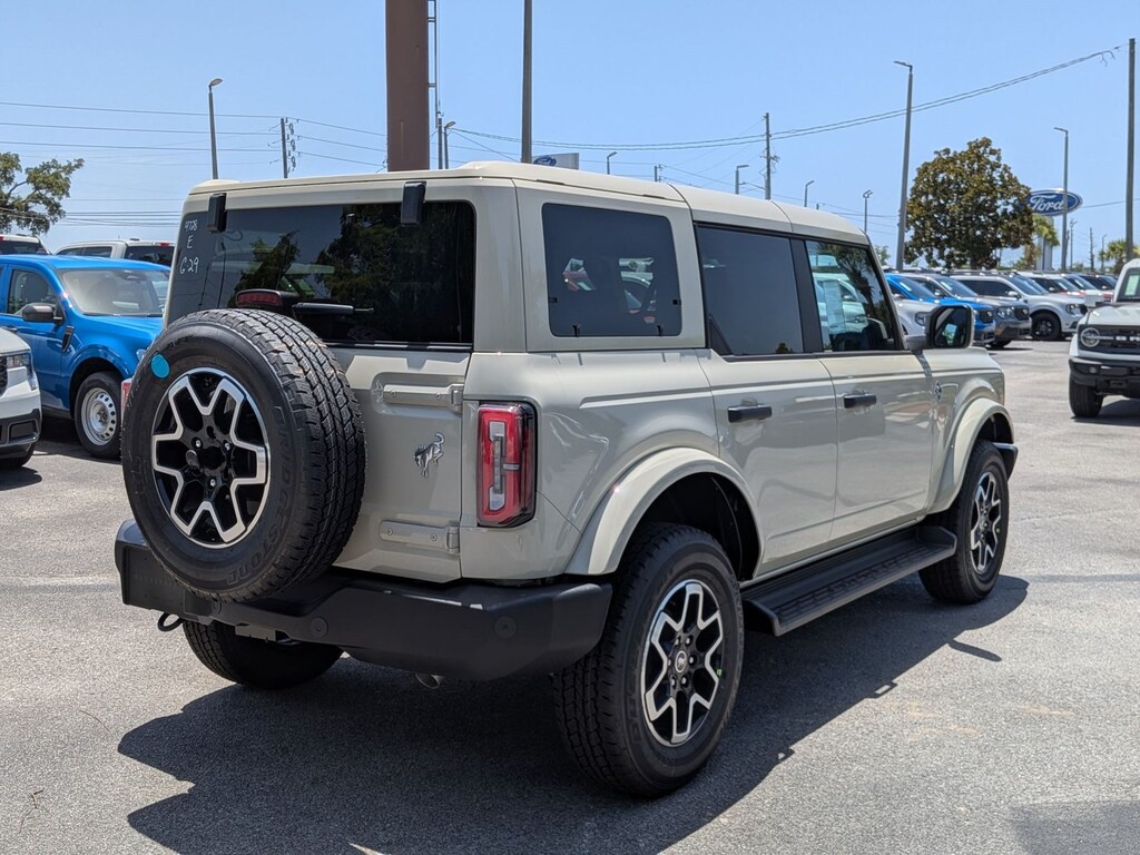 New 2026 Ford Bronco Outer Banks SUV