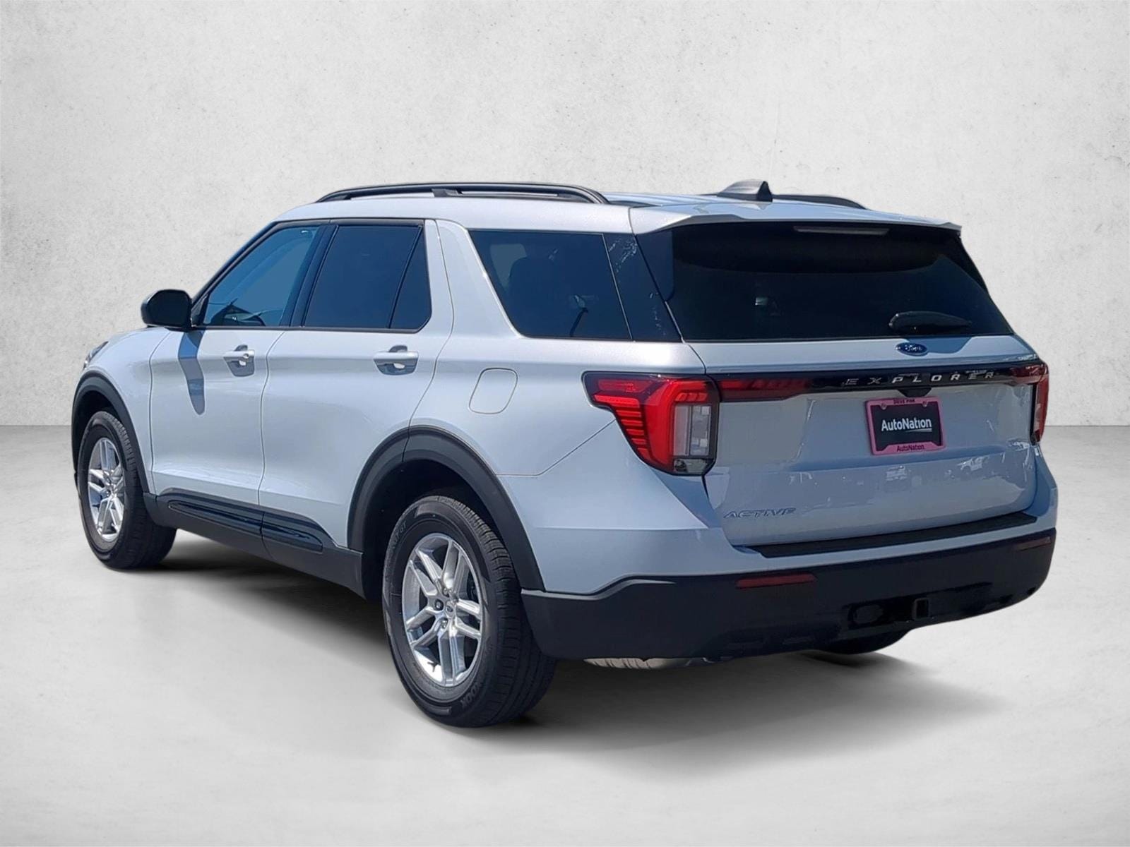 2026 Ford Explorer Active - Photo 8