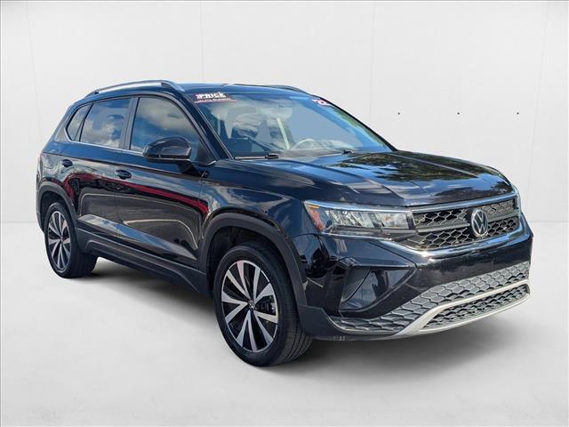 2022 Volkswagen Taos SE photo 3