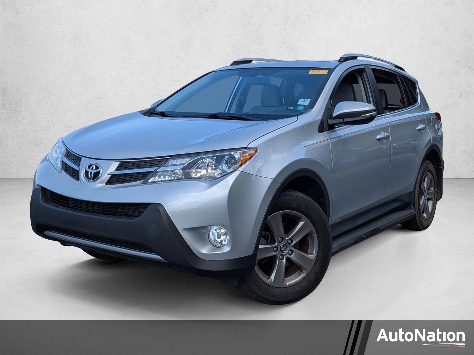 2015 Toyota RAV4 XLE's photo