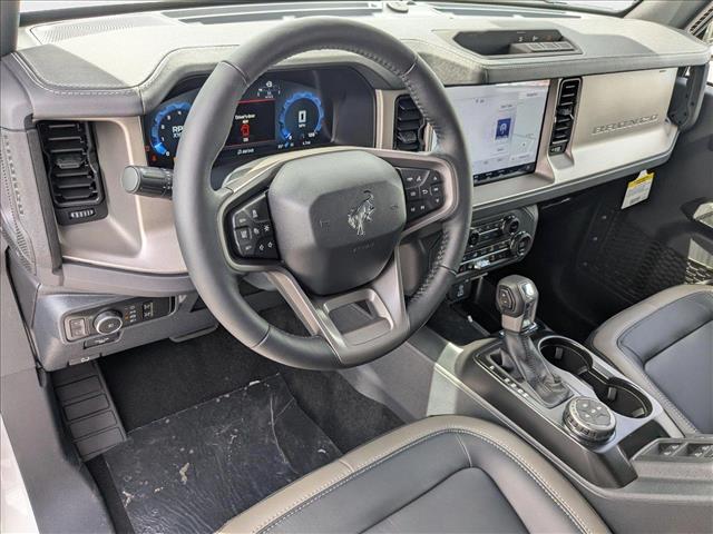 2025 Ford Bronco Outer Banks photo 3