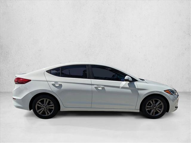 2018 Hyundai Elantra SEL photo 4