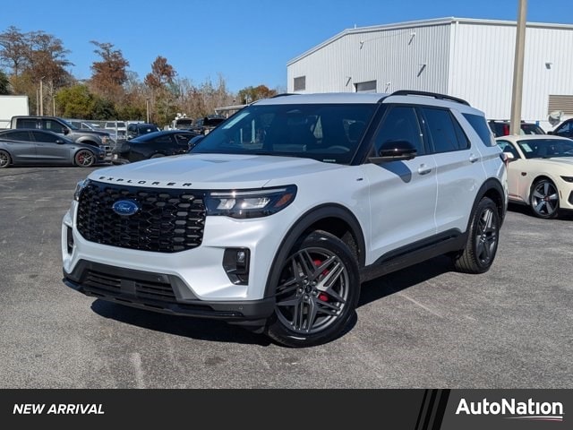 2026 Ford Explorer ST-LINE's photo