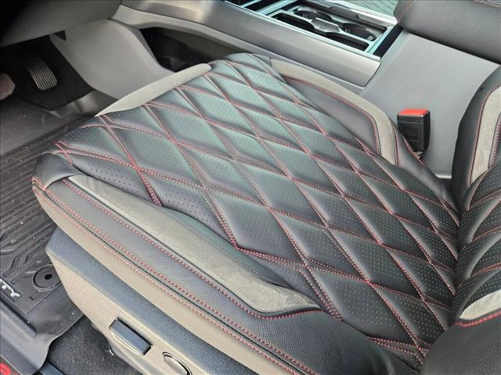 New 2025 Ford F-250 XLT Truck Crew Cab