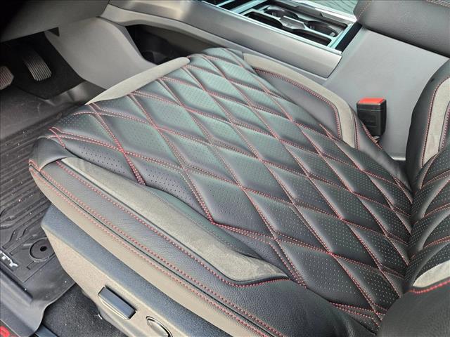 2025 Ford F-250 XLT photo 4