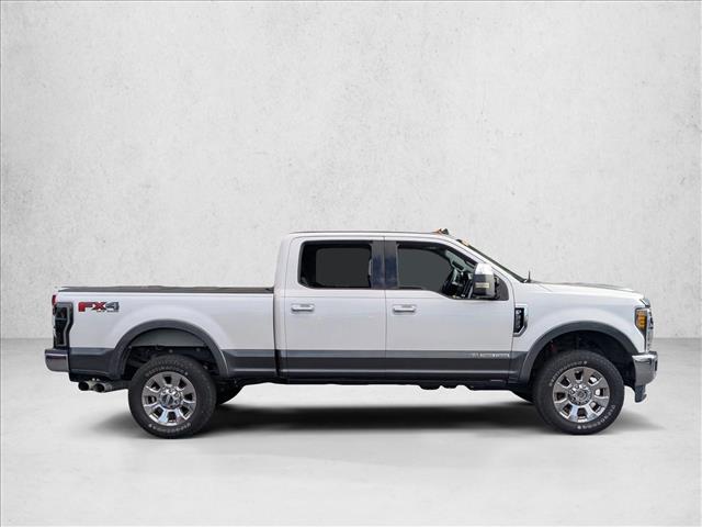 2019 Ford F-350 Lariat photo 4