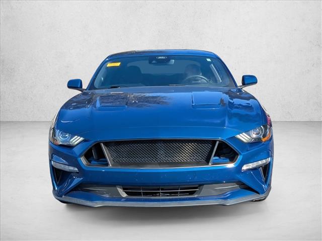 2022 Ford Mustang EcoBoost photo 2