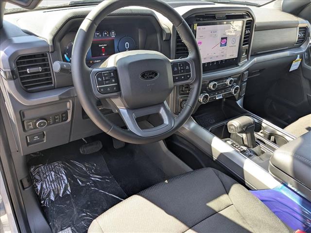 2025 Ford F-150 XLT photo 3