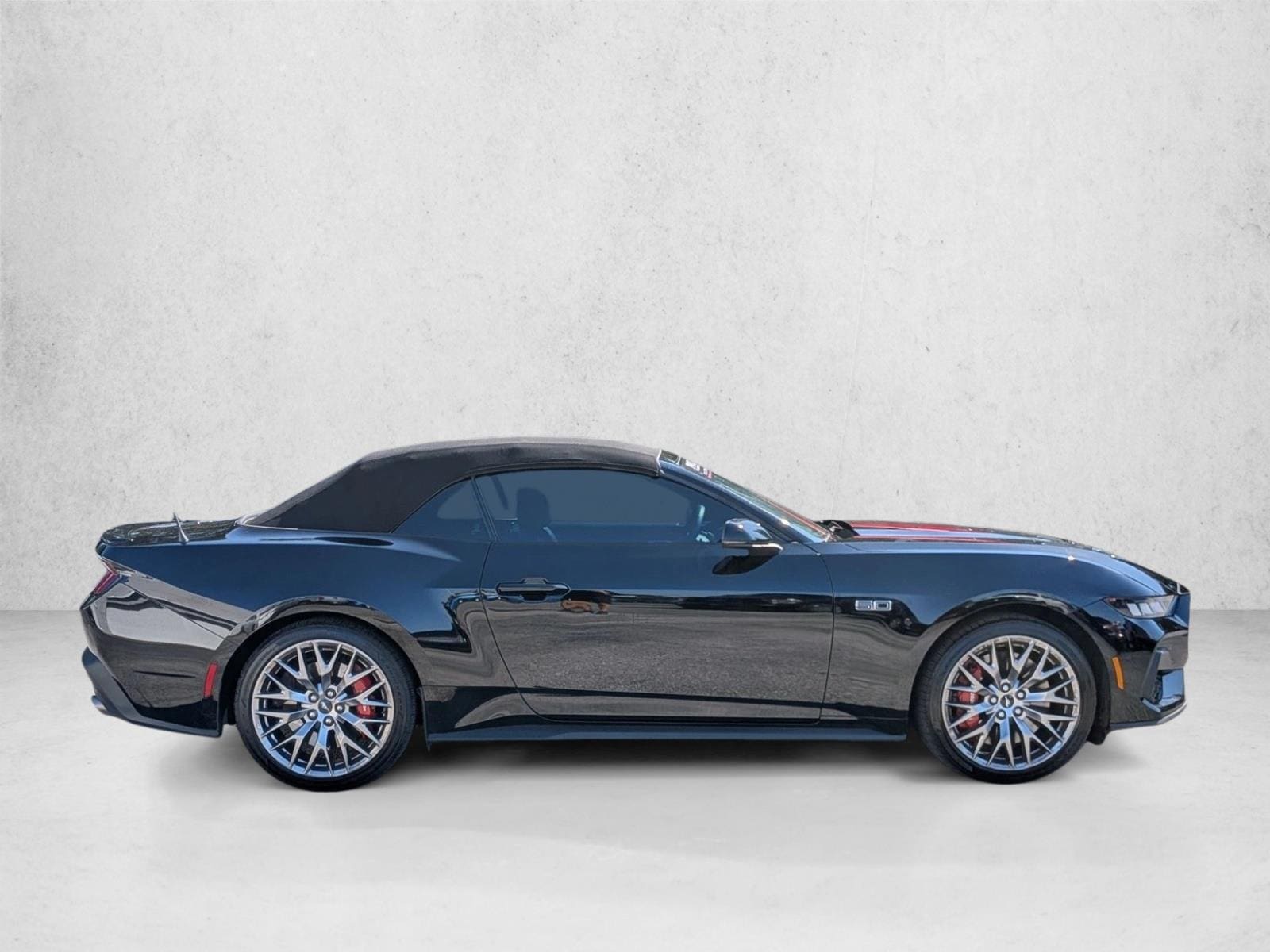 2024 Ford Mustang 4