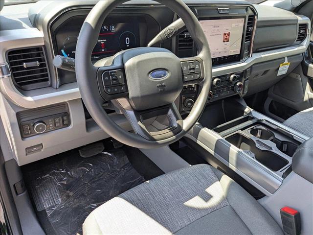 2025 Ford F-250 XLT photo 3